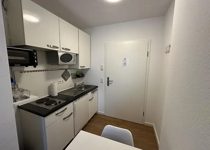Business Mit Balkon, 1 Person, Zentrumsnah 公寓 *